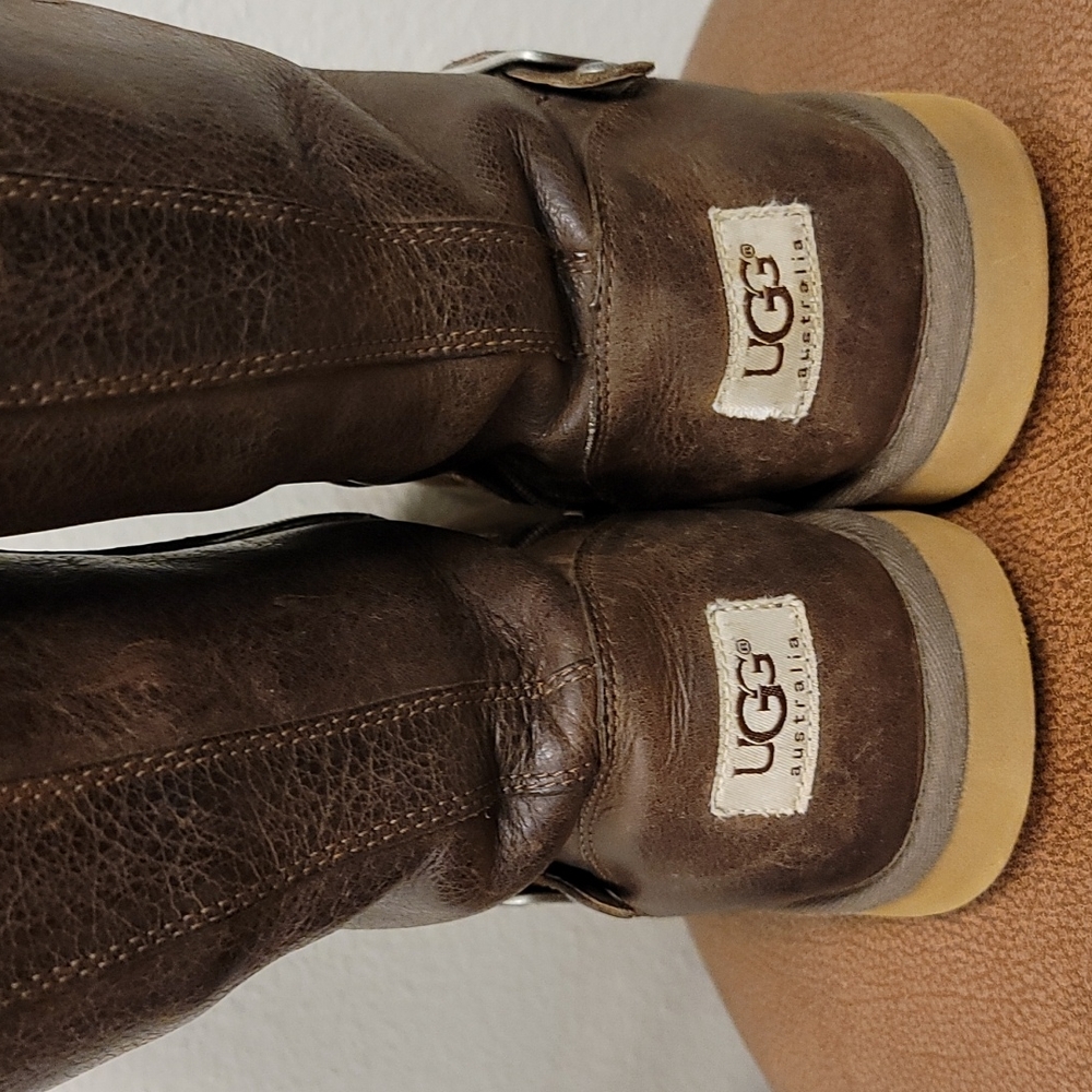👢Authentic UGG Leather Boots - Picture 4 of 17
